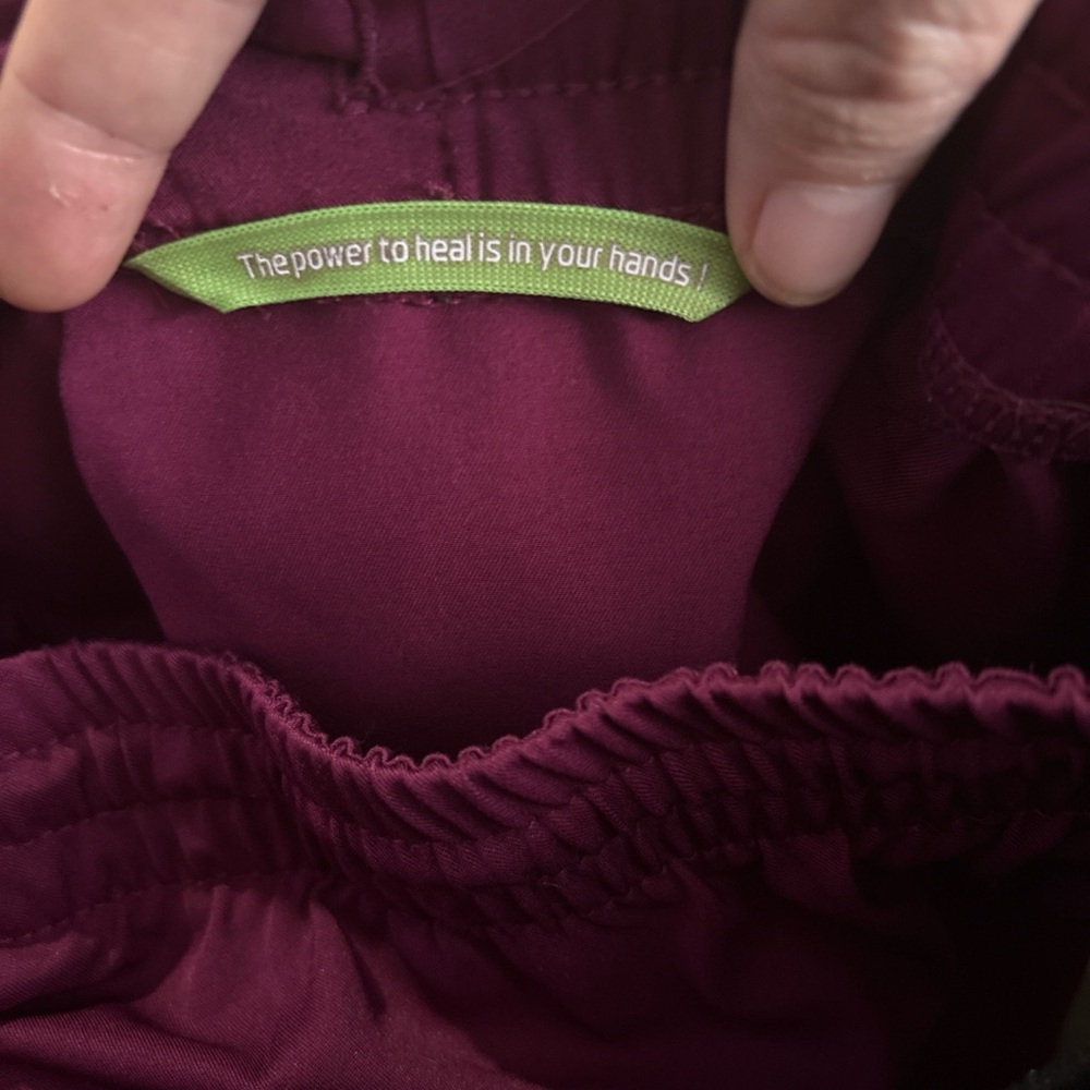 healing hands Burgundy V-Neck Scrub Top with Logo - Picture 5 of 7